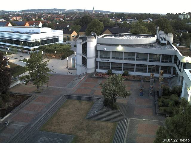 Foto der Webcam: Verwaltungsgebäude, Innenhof mit Audimax, Hörsaal-Gebäude 1