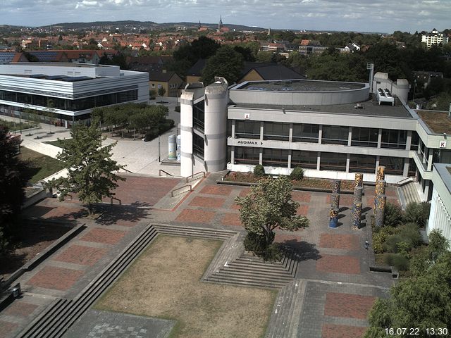 Foto der Webcam: Verwaltungsgeb&auml;ude, Innenhof mit Audimax, H&ouml;rsaal-Geb&auml;ude 1
