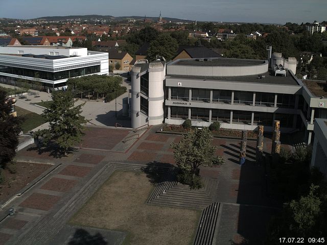Foto der Webcam: Verwaltungsgeb&auml;ude, Innenhof mit Audimax, H&ouml;rsaal-Geb&auml;ude 1