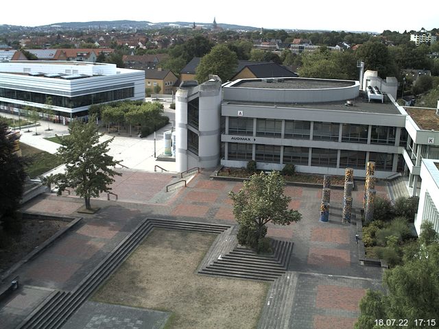 Foto der Webcam: Verwaltungsgebäude, Innenhof mit Audimax, Hörsaal-Gebäude 1