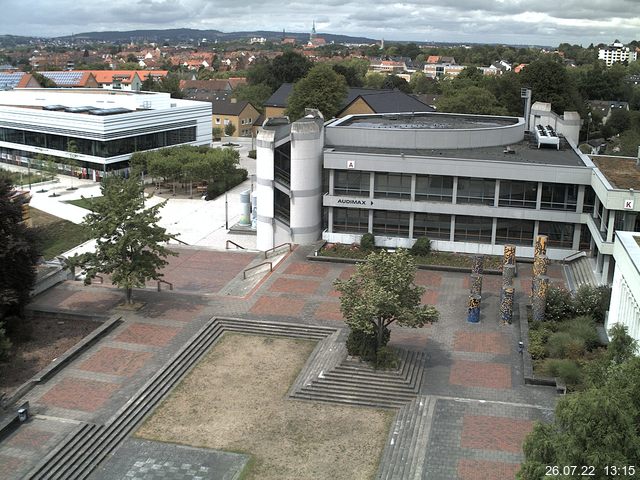 Foto der Webcam: Verwaltungsgebäude, Innenhof mit Audimax, Hörsaal-Gebäude 1