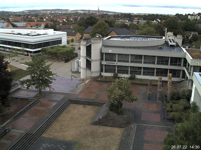 Foto der Webcam: Verwaltungsgebäude, Innenhof mit Audimax, Hörsaal-Gebäude 1