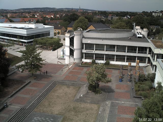 Foto der Webcam: Verwaltungsgebäude, Innenhof mit Audimax, Hörsaal-Gebäude 1