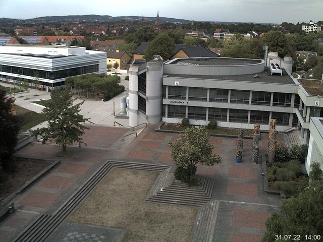 Foto der Webcam: Verwaltungsgebäude, Innenhof mit Audimax, Hörsaal-Gebäude 1