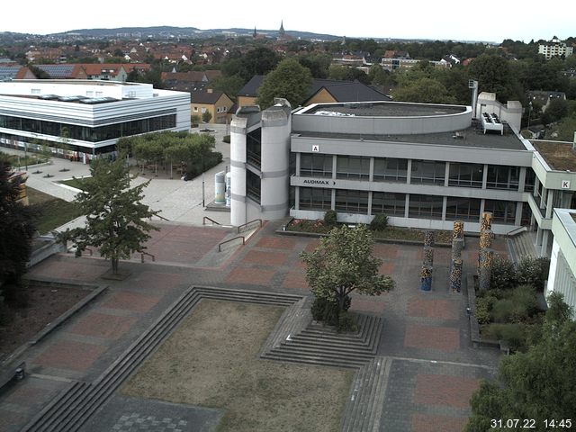 Foto der Webcam: Verwaltungsgebäude, Innenhof mit Audimax, Hörsaal-Gebäude 1