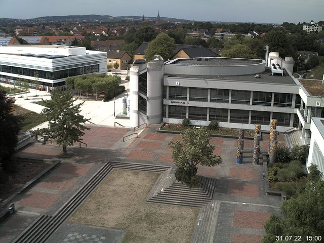 Foto der Webcam: Verwaltungsgebäude, Innenhof mit Audimax, Hörsaal-Gebäude 1