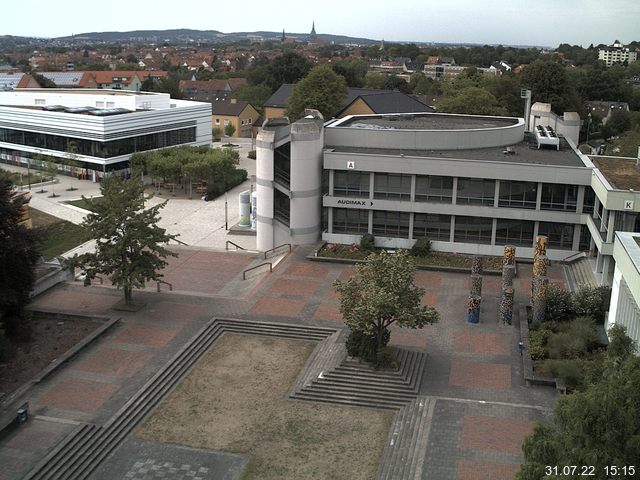 Foto der Webcam: Verwaltungsgebäude, Innenhof mit Audimax, Hörsaal-Gebäude 1