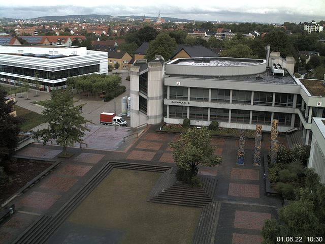 Foto der Webcam: Verwaltungsgebäude, Innenhof mit Audimax, Hörsaal-Gebäude 1