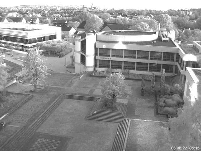 Foto der Webcam: Verwaltungsgebäude, Innenhof mit Audimax, Hörsaal-Gebäude 1