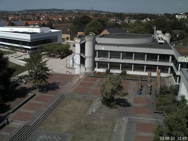 Foto der Webcam: Verwaltungsgebäude, Innenhof mit Audimax, Hörsaal-Gebäude 1