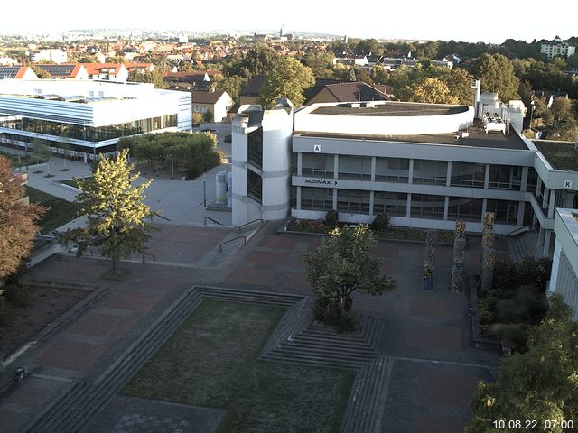 Foto der Webcam: Verwaltungsgeb&auml;ude, Innenhof mit Audimax, H&ouml;rsaal-Geb&auml;ude 1