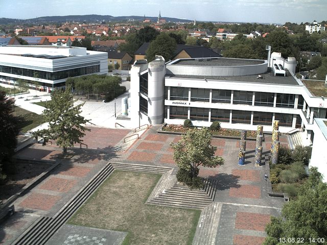 Foto der Webcam: Verwaltungsgebäude, Innenhof mit Audimax, Hörsaal-Gebäude 1