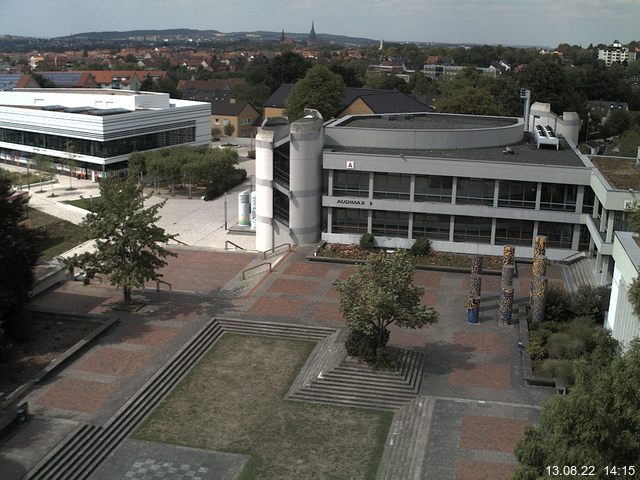 Foto der Webcam: Verwaltungsgebäude, Innenhof mit Audimax, Hörsaal-Gebäude 1