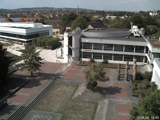 Foto der Webcam: Verwaltungsgebäude, Innenhof mit Audimax, Hörsaal-Gebäude 1