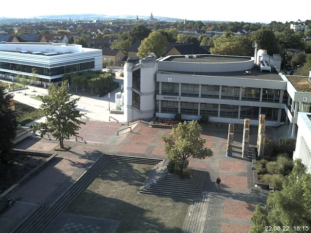 Foto der Webcam: Verwaltungsgebäude, Innenhof mit Audimax, Hörsaal-Gebäude 1