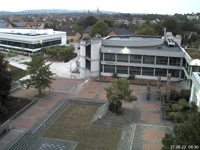 Foto der Webcam: Verwaltungsgebäude, Innenhof mit Audimax, Hörsaal-Gebäude 1