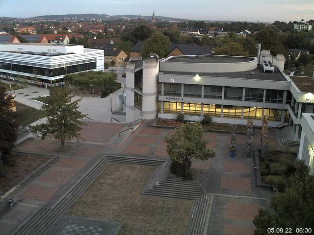 Foto der Webcam: Verwaltungsgeb&auml;ude, Innenhof mit Audimax, H&ouml;rsaal-Geb&auml;ude 1