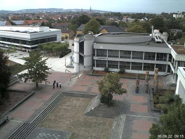 Foto der Webcam: Verwaltungsgebäude, Innenhof mit Audimax, Hörsaal-Gebäude 1