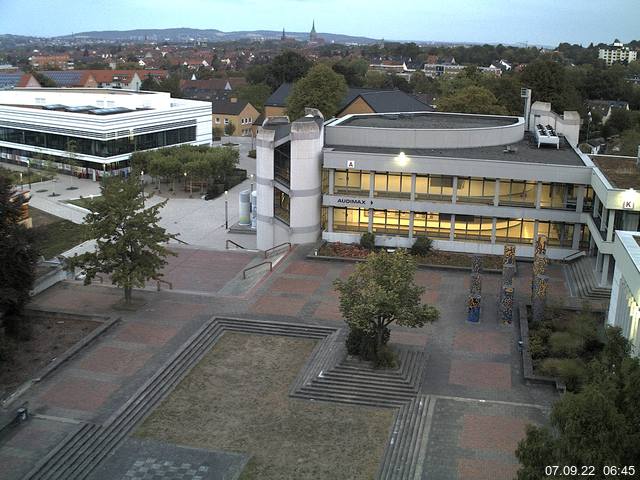 Foto der Webcam: Verwaltungsgeb&auml;ude, Innenhof mit Audimax, H&ouml;rsaal-Geb&auml;ude 1
