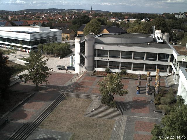 Foto der Webcam: Verwaltungsgeb&auml;ude, Innenhof mit Audimax, H&ouml;rsaal-Geb&auml;ude 1