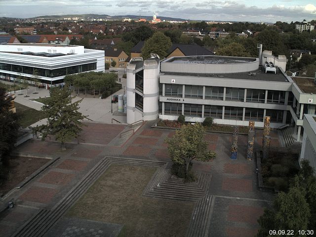 Foto der Webcam: Verwaltungsgeb&auml;ude, Innenhof mit Audimax, H&ouml;rsaal-Geb&auml;ude 1