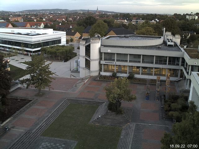 Foto der Webcam: Verwaltungsgeb&auml;ude, Innenhof mit Audimax, H&ouml;rsaal-Geb&auml;ude 1
