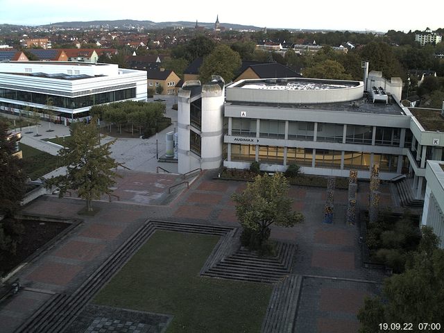 Foto der Webcam: Verwaltungsgeb&auml;ude, Innenhof mit Audimax, H&ouml;rsaal-Geb&auml;ude 1