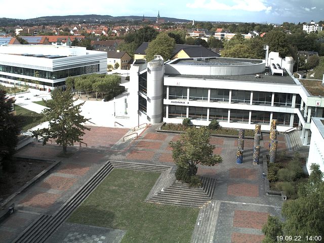 Foto der Webcam: Verwaltungsgebäude, Innenhof mit Audimax, Hörsaal-Gebäude 1