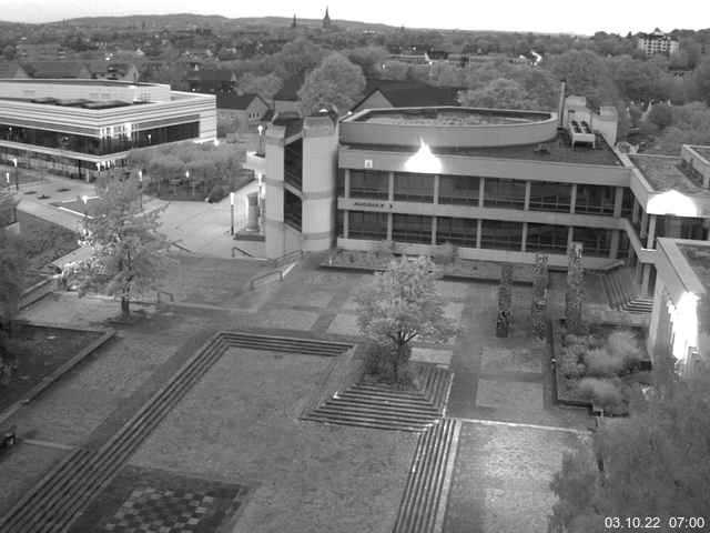 Foto der Webcam: Verwaltungsgeb&auml;ude, Innenhof mit Audimax, H&ouml;rsaal-Geb&auml;ude 1