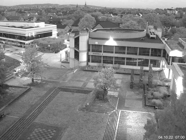 Foto der Webcam: Verwaltungsgeb&auml;ude, Innenhof mit Audimax, H&ouml;rsaal-Geb&auml;ude 1