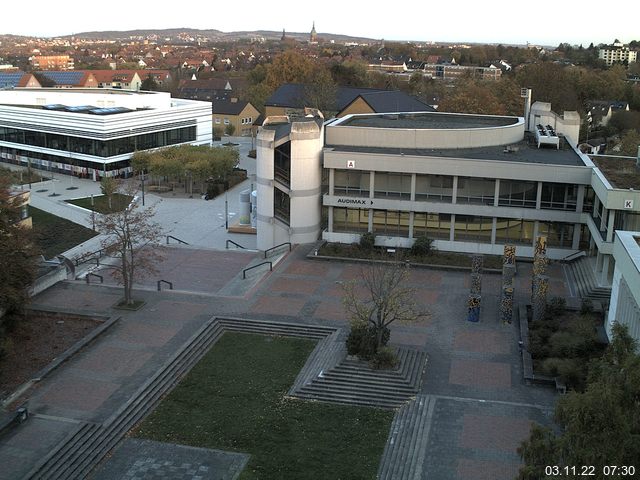 Foto der Webcam: Verwaltungsgeb&auml;ude, Innenhof mit Audimax, H&ouml;rsaal-Geb&auml;ude 1