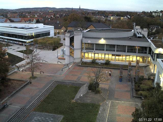 Foto der Webcam: Verwaltungsgebäude, Innenhof mit Audimax, Hörsaal-Gebäude 1