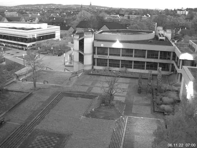 Foto der Webcam: Verwaltungsgeb&auml;ude, Innenhof mit Audimax, H&ouml;rsaal-Geb&auml;ude 1