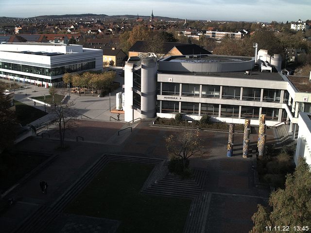 Foto der Webcam: Verwaltungsgebäude, Innenhof mit Audimax, Hörsaal-Gebäude 1