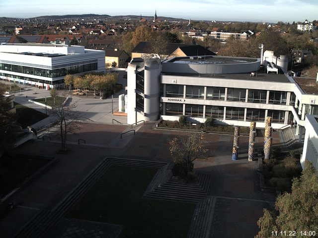 Foto der Webcam: Verwaltungsgebäude, Innenhof mit Audimax, Hörsaal-Gebäude 1