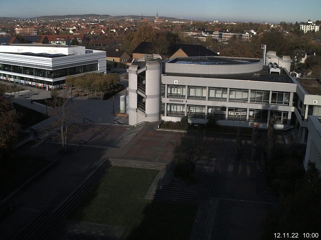 Foto der Webcam: Verwaltungsgebäude, Innenhof mit Audimax, Hörsaal-Gebäude 1