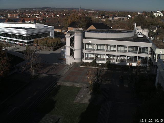 Foto der Webcam: Verwaltungsgebäude, Innenhof mit Audimax, Hörsaal-Gebäude 1