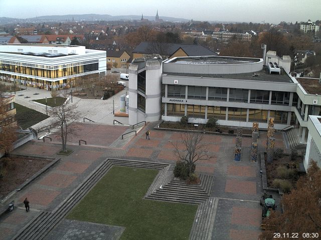 Foto der Webcam: Verwaltungsgebäude, Innenhof mit Audimax, Hörsaal-Gebäude 1