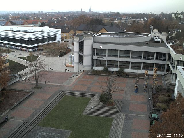 Foto der Webcam: Verwaltungsgebäude, Innenhof mit Audimax, Hörsaal-Gebäude 1