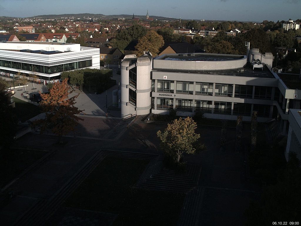 Foto der Webcam: Verwaltungsgebäude, Innenhof mit Audimax, Hörsaal-Gebäude 1