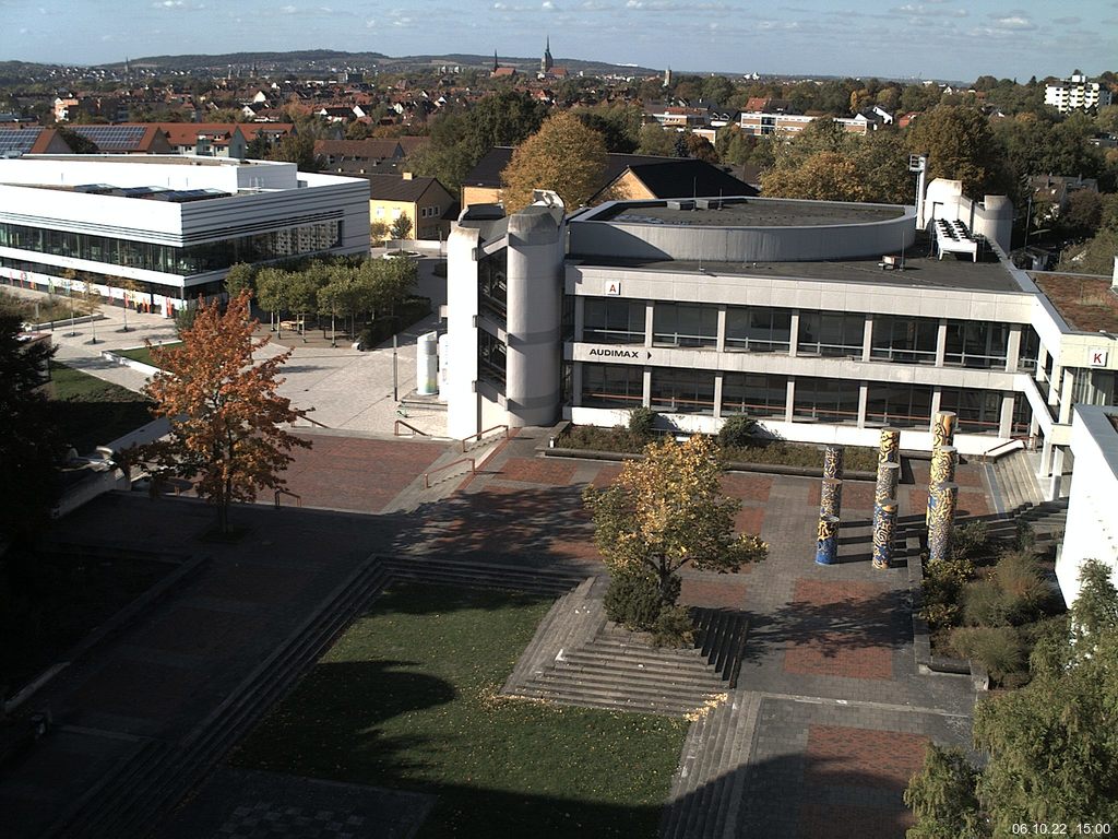 Foto der Webcam: Verwaltungsgebäude, Innenhof mit Audimax, Hörsaal-Gebäude 1