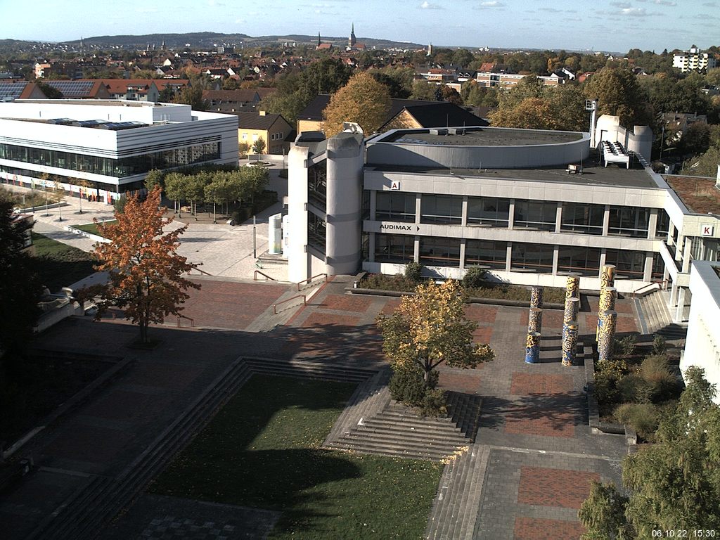 Foto der Webcam: Verwaltungsgebäude, Innenhof mit Audimax, Hörsaal-Gebäude 1