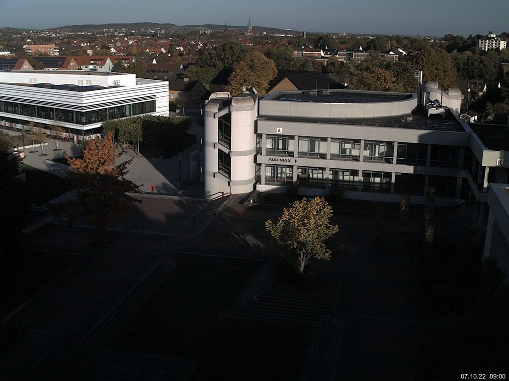 Foto der Webcam: Verwaltungsgebäude, Innenhof mit Audimax, Hörsaal-Gebäude 1