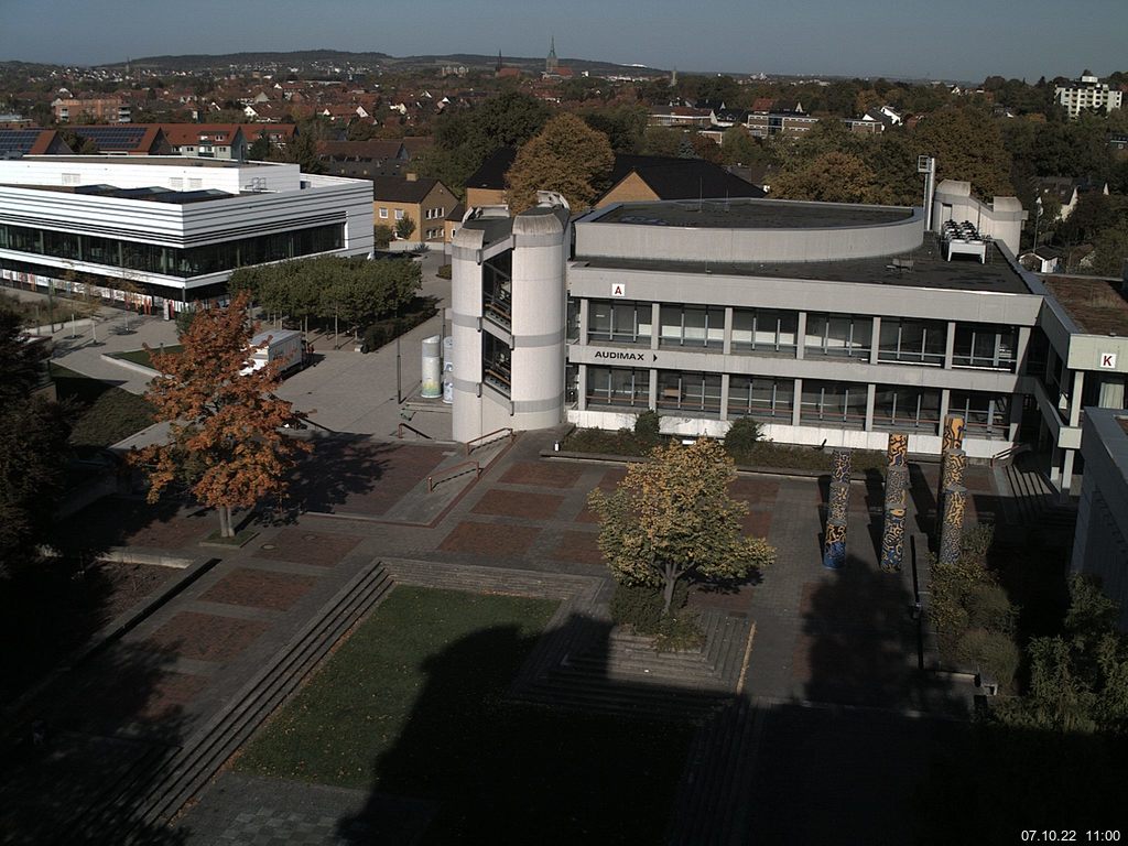 Foto der Webcam: Verwaltungsgebäude, Innenhof mit Audimax, Hörsaal-Gebäude 1