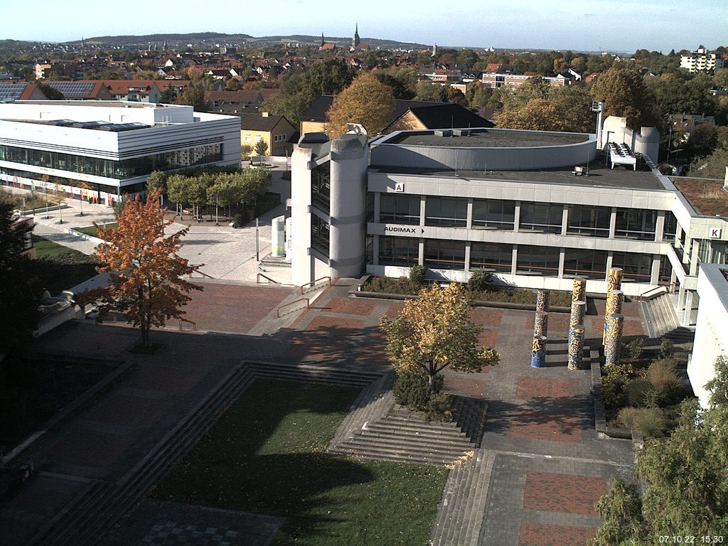 Foto der Webcam: Verwaltungsgebäude, Innenhof mit Audimax, Hörsaal-Gebäude 1