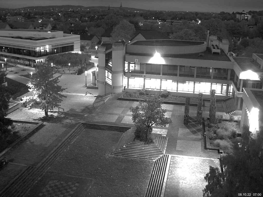 Foto der Webcam: Verwaltungsgebäude, Innenhof mit Audimax, Hörsaal-Gebäude 1