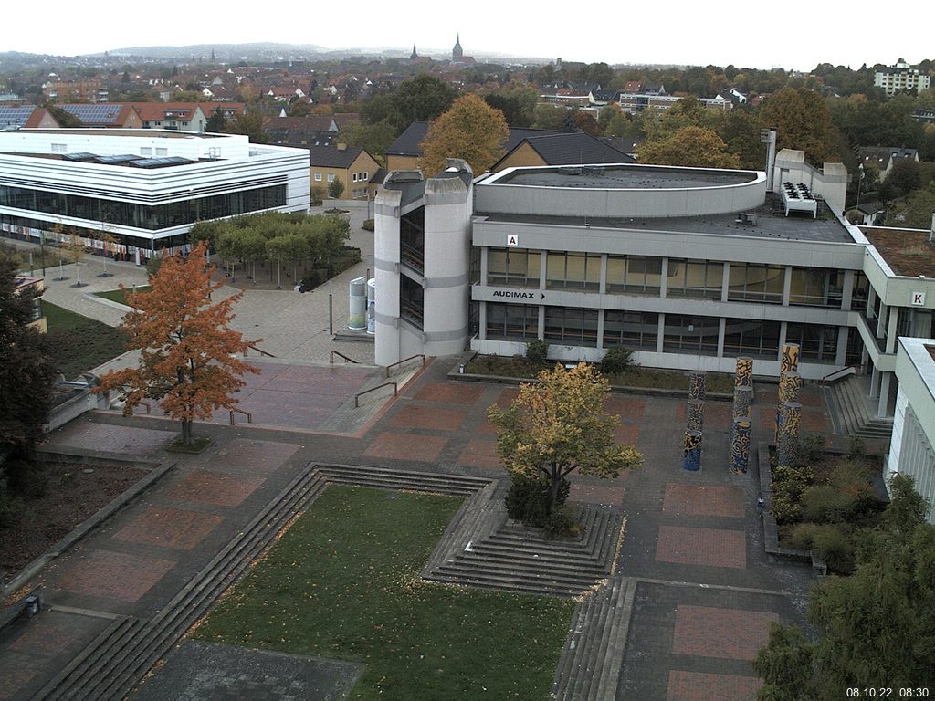 Foto der Webcam: Verwaltungsgebäude, Innenhof mit Audimax, Hörsaal-Gebäude 1