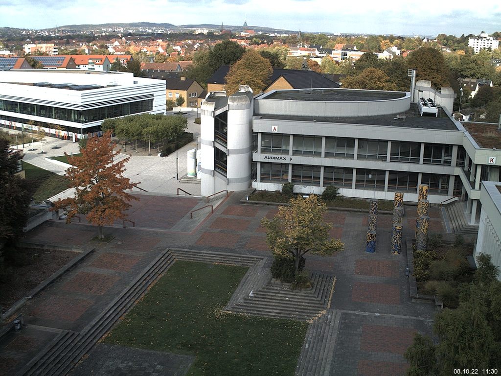 Foto der Webcam: Verwaltungsgebäude, Innenhof mit Audimax, Hörsaal-Gebäude 1