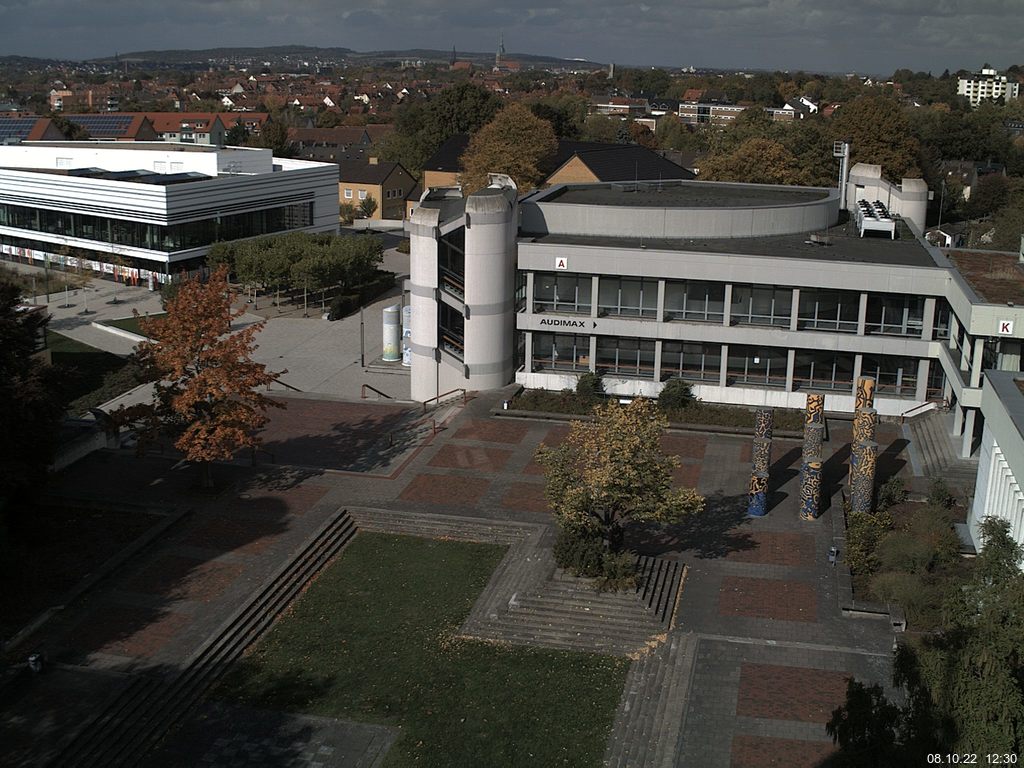 Foto der Webcam: Verwaltungsgebäude, Innenhof mit Audimax, Hörsaal-Gebäude 1