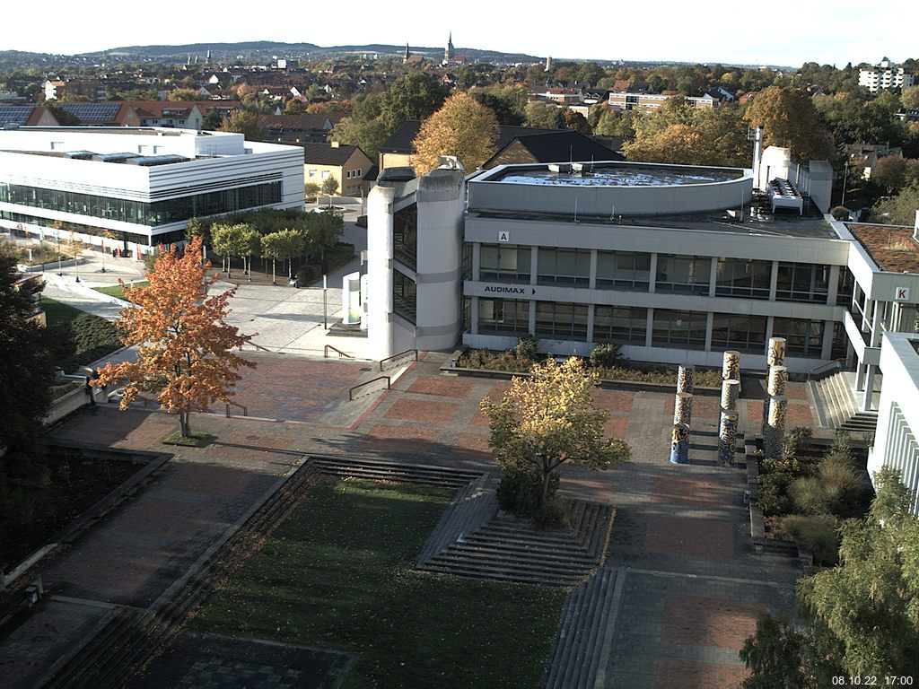 Foto der Webcam: Verwaltungsgebäude, Innenhof mit Audimax, Hörsaal-Gebäude 1